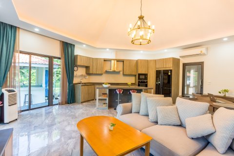 Chalet de 4 dormitorios en Pran Buri, Tailandia № 168575 - foto 7