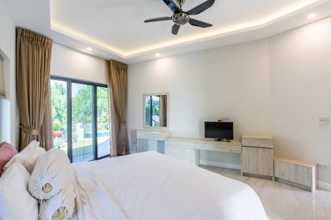 Chalet de 4 dormitorios en Pran Buri, Tailandia № 168575 - foto 16
