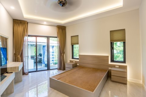 Chalet de 4 dormitorios en Pran Buri, Tailandia № 168575 - foto 28