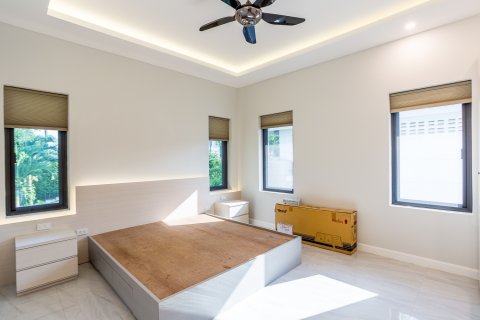 Chalet de 4 dormitorios en Pran Buri, Tailandia № 168575 - foto 20