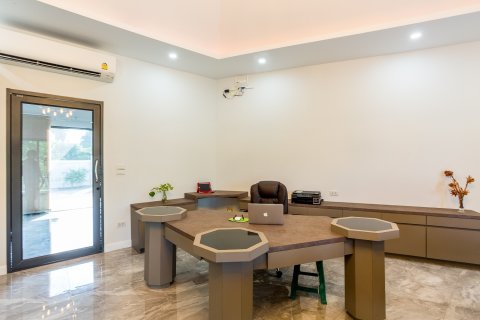 Chalet de 4 dormitorios en Pran Buri, Tailandia № 168575 - foto 5