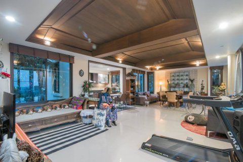 Chalet de 4 dormitorios en Hua Hin, Tailandia № 168577 - foto 8