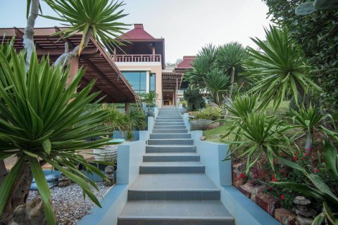 Chalet de 4 dormitorios en Hua Hin, Tailandia № 168577 - foto 6