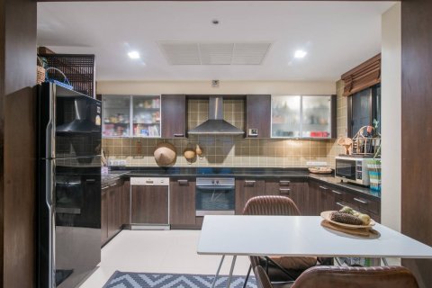 Chalet de 4 dormitorios en Hua Hin, Tailandia № 168577 - foto 10