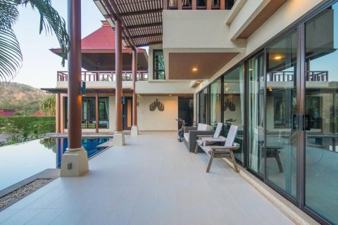 Chalet de 4 dormitorios en Hua Hin, Tailandia № 168577 - foto 5
