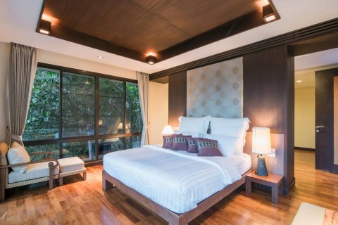 Chalet de 4 dormitorios en Hua Hin, Tailandia № 168577 - foto 14