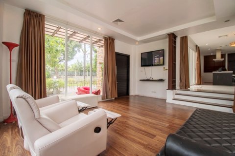 Chalet de 3 dormitorios en Hua Hin, Tailandia № 168578 - foto 8