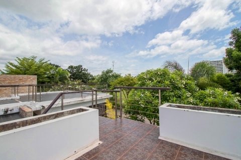 Chalet de 3 dormitorios en Hua Hin, Tailandia № 168578 - foto 26