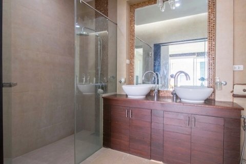 Chalet de 3 dormitorios en Hua Hin, Tailandia № 168578 - foto 15