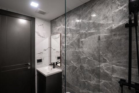 Condominio de 2 dormitorios en Bang Lamung, Tailandia № 194897 - foto 12