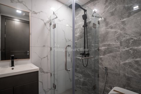 Condominio de 2 dormitorios en Bang Lamung, Tailandia № 194897 - foto 16