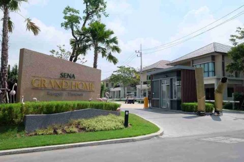 House in Bangkok, Thailand 3 bedrooms № 183891