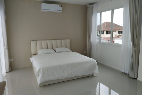 Chalet de 4 dormitorios en Chiang Mai, Tailandia № 162772 - foto 11