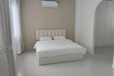 Chalet de 4 dormitorios en Chiang Mai, Tailandia № 162772 - foto 9