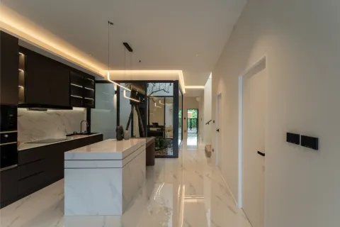 Chalet de 5 dormitorios en Chiang Mai, Tailandia № 162770 - foto 3