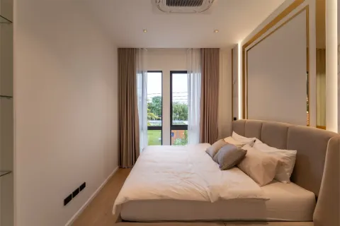 Chalet de 5 dormitorios en Chiang Mai, Tailandia № 162770 - foto 15