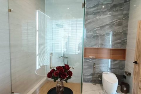 Chalet de 5 dormitorios en Pattaya, Tailandia № 203478 - foto 18