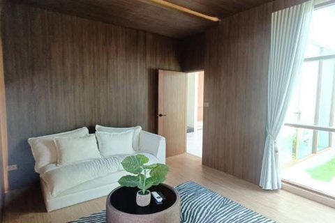 Chalet de 5 dormitorios en Pattaya, Tailandia № 203478 - foto 17
