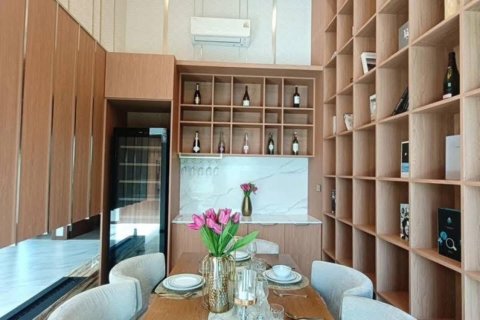 Chalet de 5 dormitorios en Pattaya, Tailandia № 203478 - foto 8