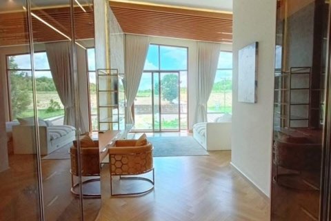 Chalet de 5 dormitorios en Pattaya, Tailandia № 203478 - foto 14
