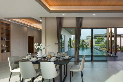 Chalet de 3 dormitorios en Pattaya, Tailandia № 203477 - foto 9