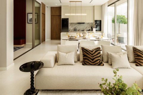 Chalet de 4 dormitorios en Pattaya, Tailandia № 203482 - foto 6