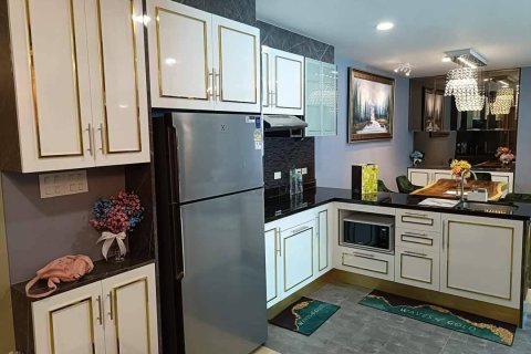 Apartamento de 3 habitaciones en Pattaya, Tailandia № 172579 - foto 4