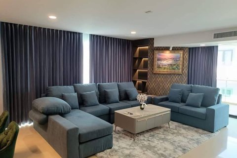 Apartamento de 3 habitaciones en Pattaya, Tailandia № 172579 - foto 3
