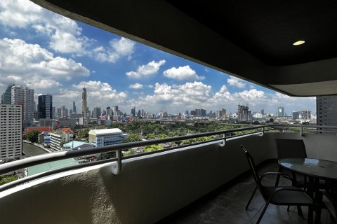 Condominio de 4 dormitorios en Khlong Toei, Bangkok, Tailandia № 201285 - foto 4