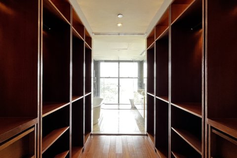 Condo in Sathon, Bangkok, Thailand, 3 bedrooms № 201283 - photo 12