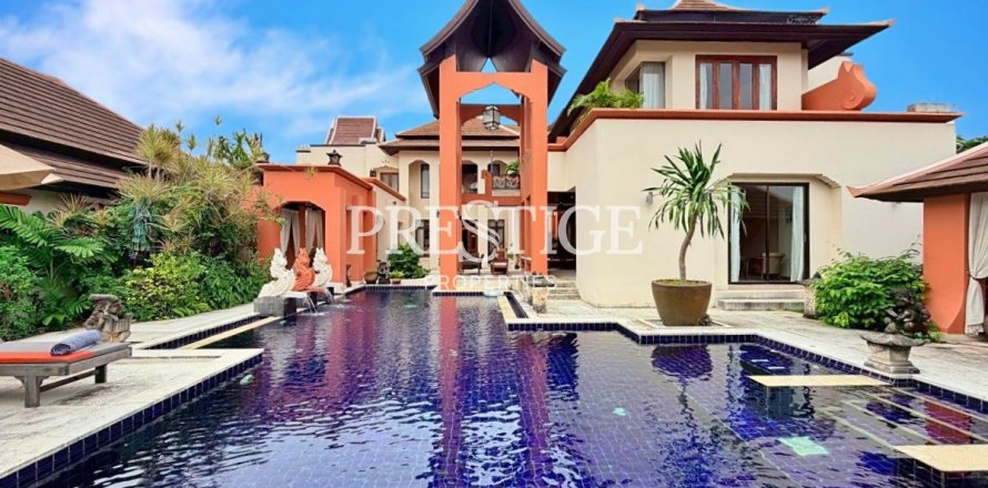 Maison à Pattaya, Thaïlande 5 chambres № 197894
