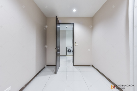 Condo in Bangkok, Thailand, 2 bedrooms  № 194621 - photo 9