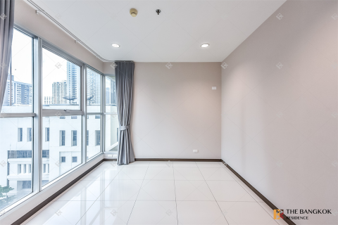 Condo in Bangkok, Thailand, 2 bedrooms  № 194621 - photo 8