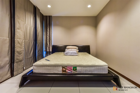 Condo in Bangkok, Thailand, 2 bedrooms  № 194621 - photo 3