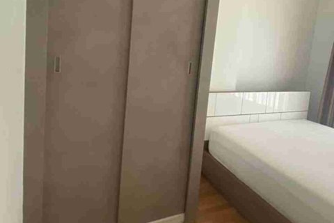 Condominio de 1 dormitorio en Thonburi, Bangkok, Tailandia № 208880 - foto 8