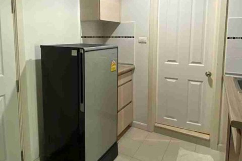 Condominio de 1 dormitorio en Thonburi, Bangkok, Tailandia № 208880 - foto 6