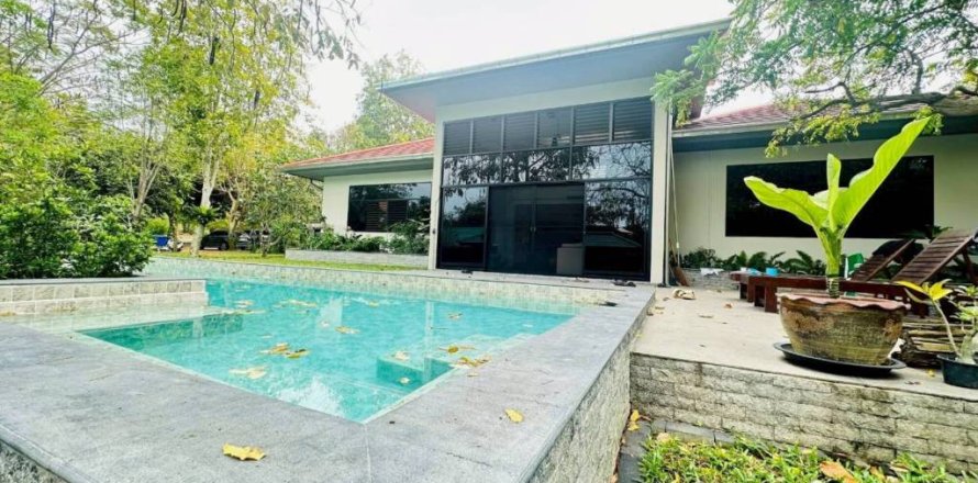 Villa à Sattahip, Thaïlande 4 chambres № 172826