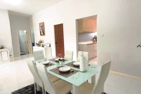 Casa de 3 dormitorios en Pattaya, Tailandia № 172828 - foto 7