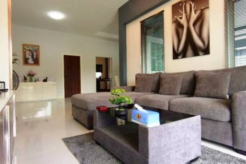 Casa de 3 dormitorios en Pattaya, Tailandia № 172828 - foto 3
