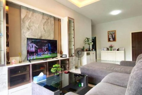 Casa de 3 dormitorios en Pattaya, Tailandia № 172828 - foto 4