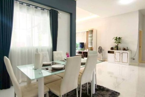 Casa de 3 dormitorios en Pattaya, Tailandia № 172828 - foto 6