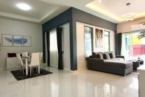 Casa de 3 dormitorios en Pattaya, Tailandia № 172828 - foto 5