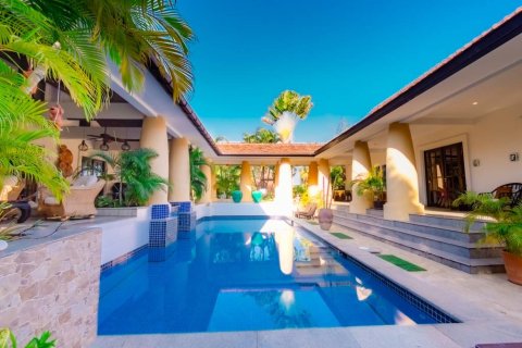 Villa in Hua Hin, Thailand 5 Schlafzimmer № 172824