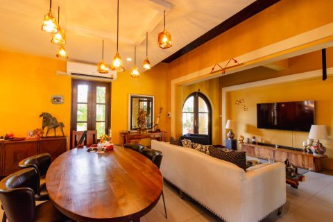 Chalet de 5 dormitorios en Hua Hin, Tailandia № 172824 - foto 3