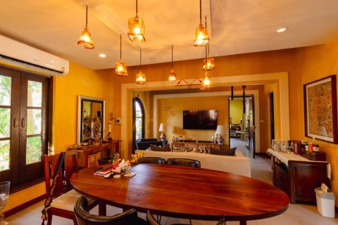 Chalet de 5 dormitorios en Hua Hin, Tailandia № 172824 - foto 7