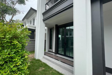 Chalet de 4 dormitorios en Bangkok, Tailandia № 133834 - foto 5