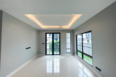 Chalet de 4 dormitorios en Bangkok, Tailandia № 133834 - foto 7