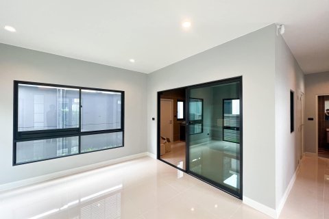 Chalet de 4 dormitorios en Bangkok, Tailandia № 133834 - foto 9