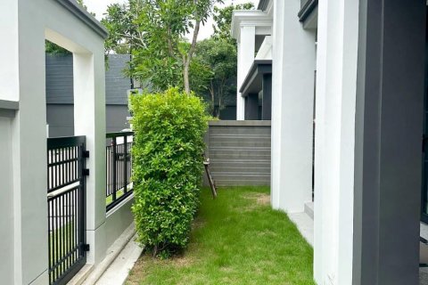 Chalet de 4 dormitorios en Bangkok, Tailandia № 133834 - foto 21