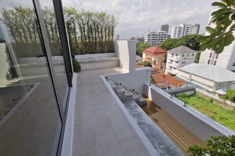 Villa in Watthana, Bangkok, Thailand 4 Schlafzimmer № 133832 - Foto 2